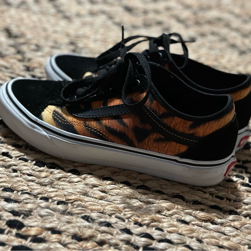 Vans Old Skool Tapered Skate Shoes Tiger Women 7